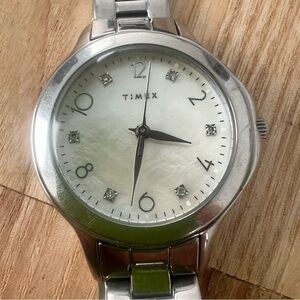Timex diamond collection ladies silver tone dress watch NEW BATTERY